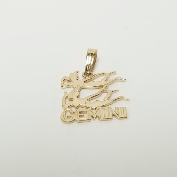 3/4" Estate 10k Yellow Gold Gemini Zodiac Pendant… - image 2