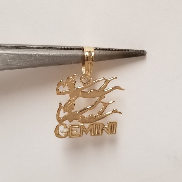 3/4" Estate 14k Yellow Gold Gemini Zodiac Pendant Charm G619