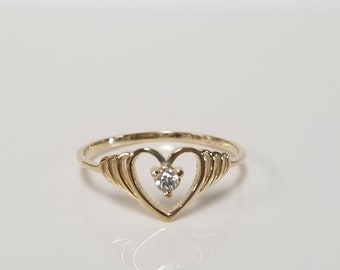 Size 6 Estate 10k Yellow Gold .04ct Cz Diamond Heart to Hearts Band Infant Filigree Ring Baby Baptism G122