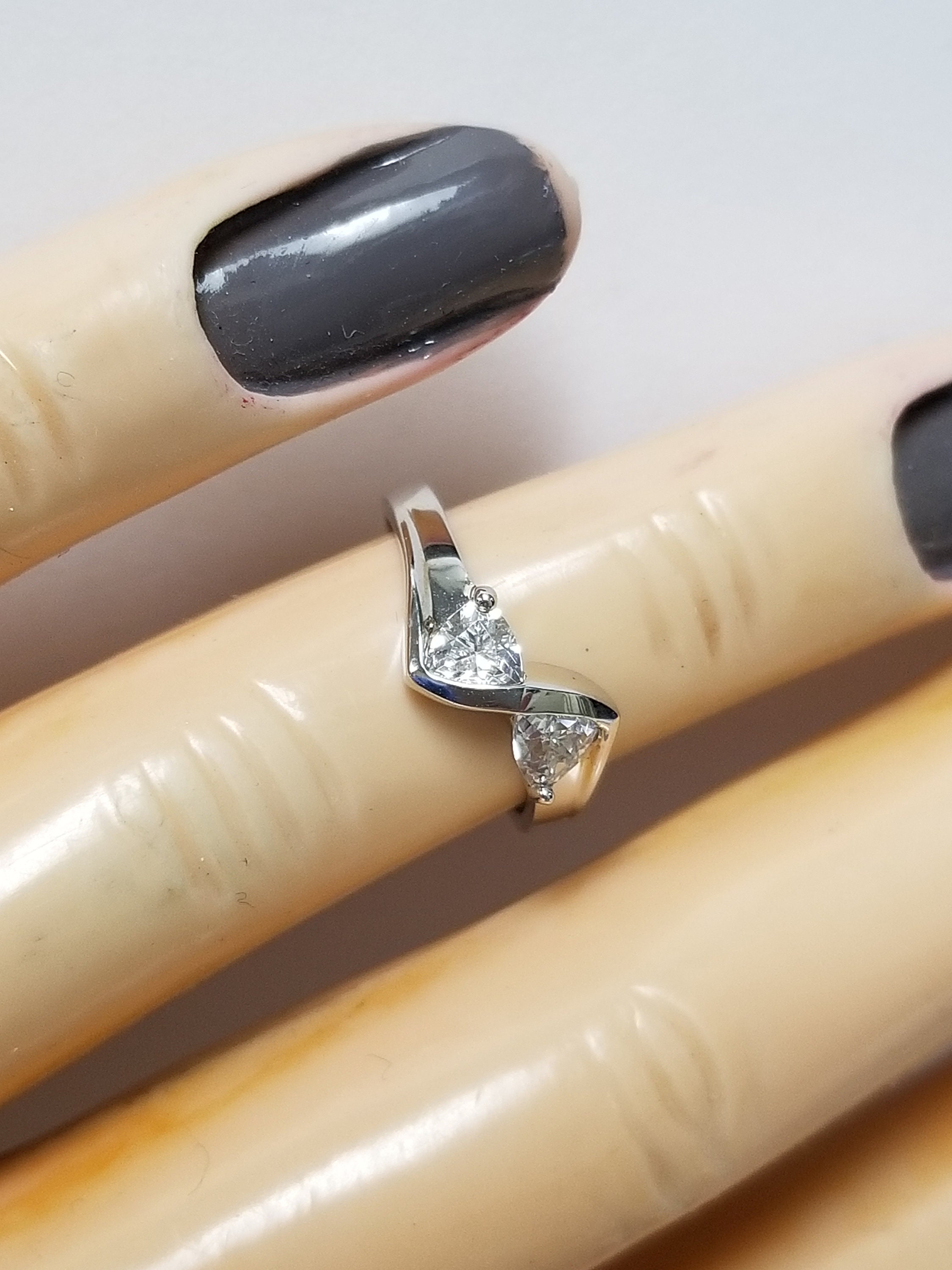 Size 3.25 Estate 14k White Gold Heart .50ct CZ Diamond Twist