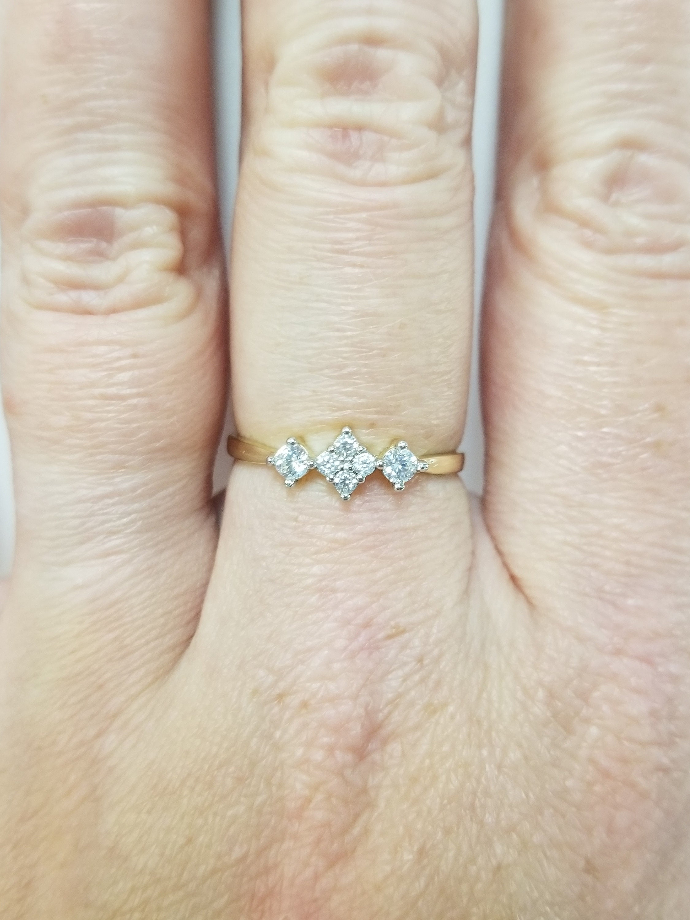 Size 6.5 Estate 10k Yellow Gold Triangle CZ Diamond Midi