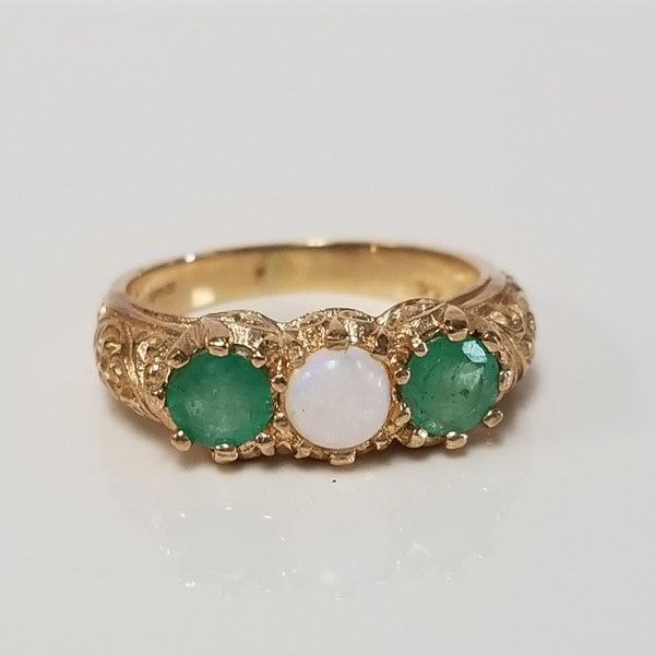Size 5.75 Estate 9k Yellow Gold Natural Green .50ct Emerald Opal .25ct Wedding Vintage Antique Ring Band Stunning RY284