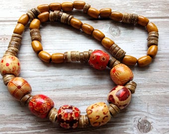 Boho-Halskette aus Holzperlen, ethnisch inspiriert, inklusive Geschenktüte