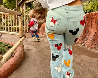Vaqueros de Mickey Balloon personalizados y pintados a mano / Edición limitada / Vaqueros Disney pintados a mano / Hechos a pedido