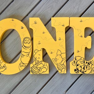 Letras delineadas pintadas *sin rellenar*