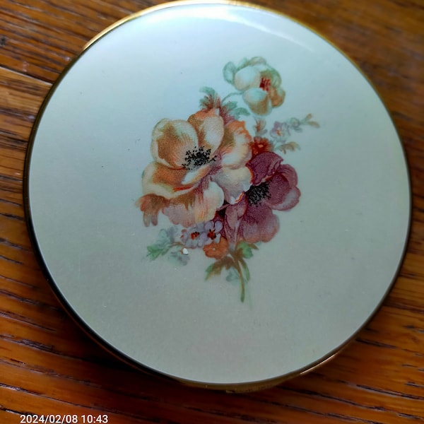 Vintage 1940s brass Powder Compact with cream enamel & flowers includes puff and sifter and full tray of powder 3 1/4" diameter  Compact 81