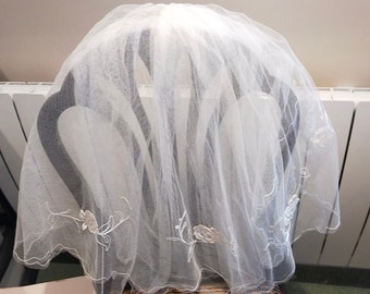 Rare vintage  white wedding  veil  with embroidered flowers at edge. Perfect condition, Washed and ironed. Ready to wear On a comb  Veil 1