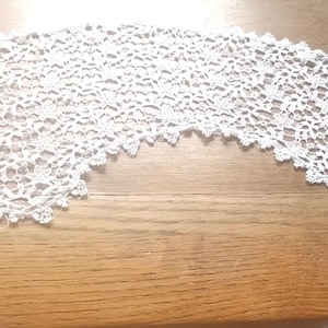 Antique rare white 1800s  lace  fine lace collar  15 1/2 &quot; neck edge 4 3/4&quot; deep  Collar 4025