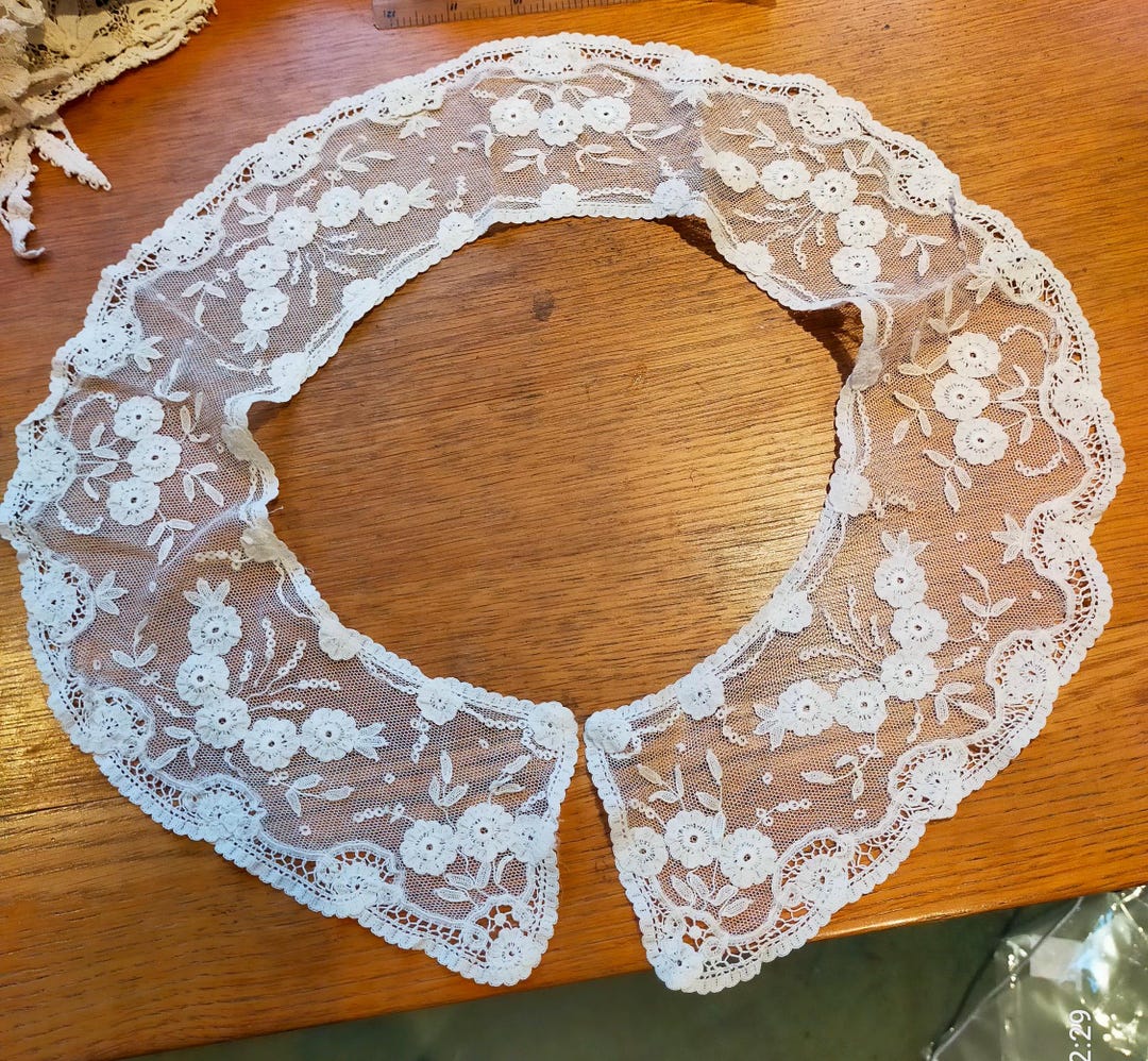White Cotton Lace and Waffle Collar