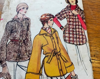 Vogue 1970s long  blouse with rounded hem and split sides cut & complete sewing pattern Vogue 8672 size 10 bust 32 1/2" SP 298