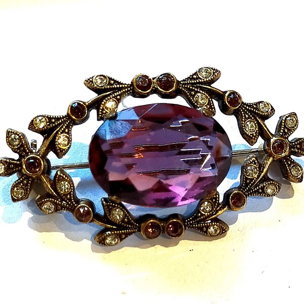 Stunning The Antique Brooch Had A Beautiful Purple Stone In It Design for Desktop Stunning The Antique Brooch Had A Beautiful Purple Stone In It Design for Desktop