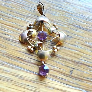 Antique Edwardian 9 ct hallmarked rose  Gold amethyst  pendant    perfect condition. 1 1/2&quot; X 15/16&quot;    Gold 61