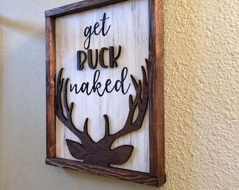 Decorazione da parete per il bagno carina e divertente, cartello in legno in stile rustico "Get Naked", arte rustica con testa di cervo per la baita dei cacciatori, cartello per il bagno dei bambini con corna, ragazzi