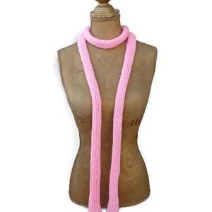 Smal halsduk, Smala stickade halsdukar, Stickad rosa halsduk, Liten halsduk Dam Herr halsduk, Fingerstickad halsduk, Rullhalsduk, Spaghettihalsduk