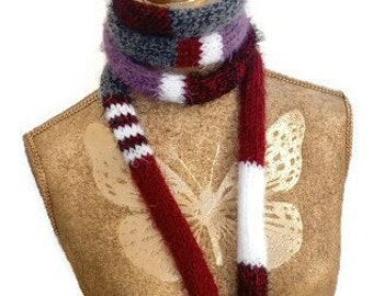 Écharpe en tricot finement rayée : écharpe duveteuse pour femme, accessoire en tricot, écharpe minimaliste
