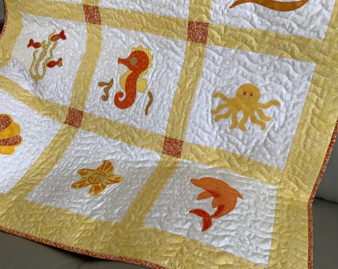 Handmade under the sea creatures baby quilt. Baby blanket.