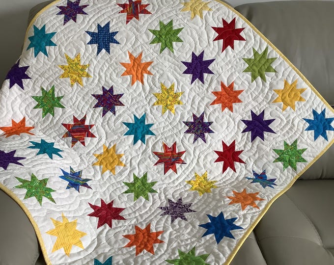 Handmade Twinkling Stars baby quilt. Rainbow baby quilt. Baby blanket. Tummy time.