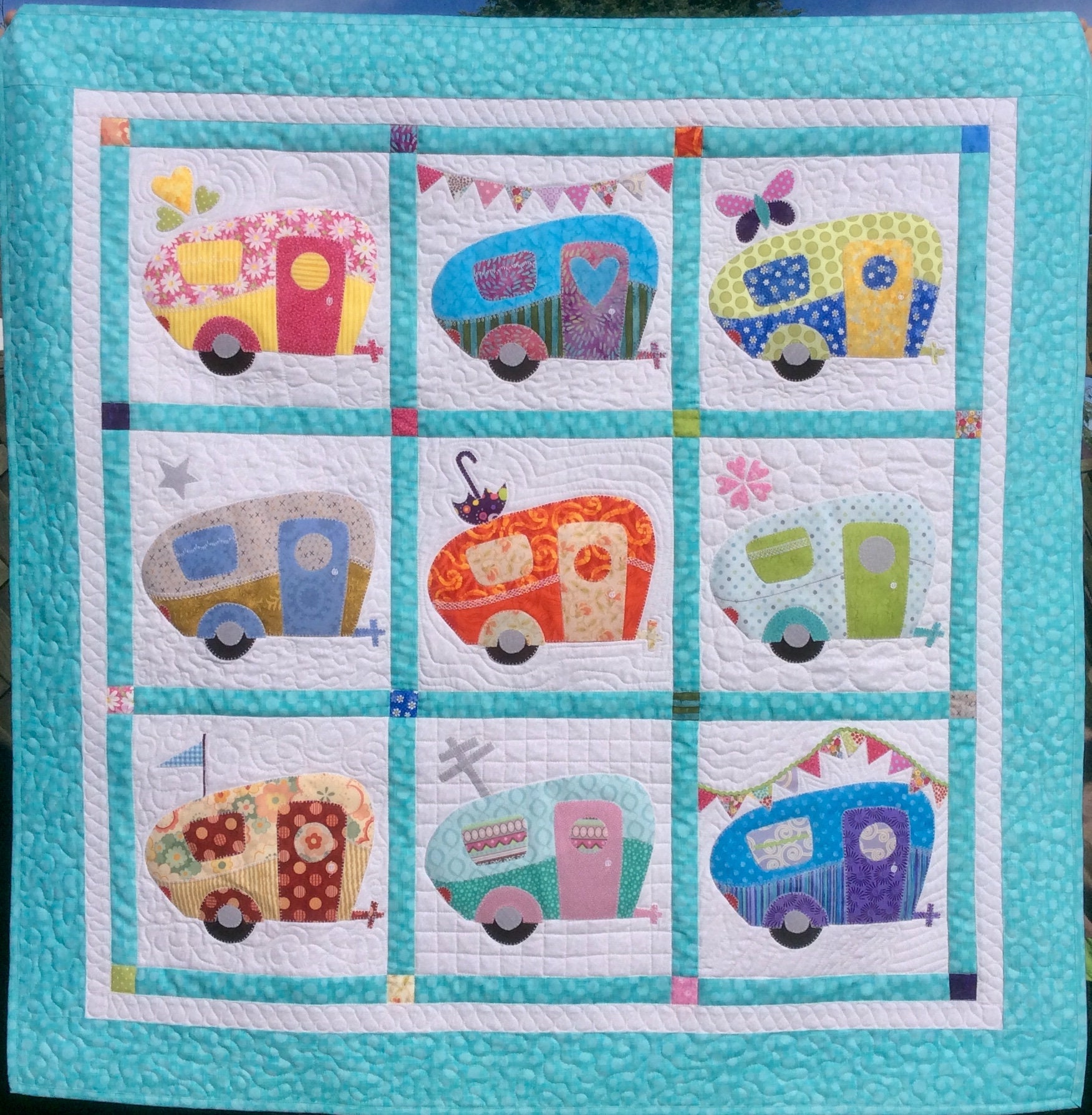 Happy Campers quilt. Retro camper. Retro quilt. Camper van.