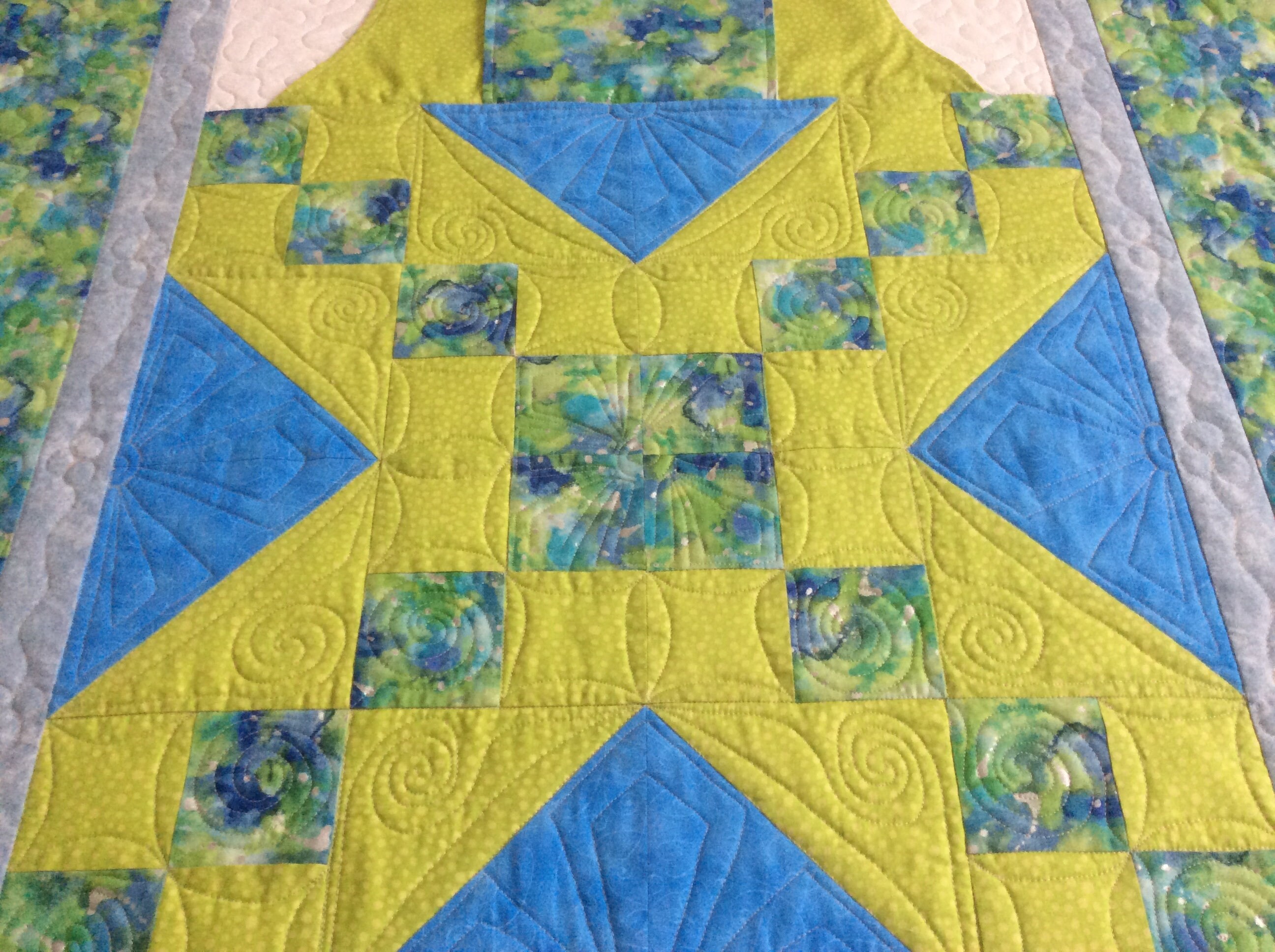 Handmade Lap quilt with pockets. Wheelchair quilt. Cosy quilt. Nursing