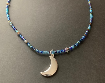 Collier Ras Du Cou Fait Main - Pendentif Lune Strass Bleu Irisé - Bijou Fantaisie Original