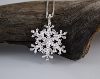 CHILL - Snowflake pendant, sterling silver
