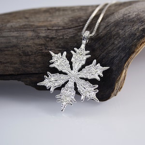 SNOW LIGHT - Snowflake pendant, Sterling silver 925, Snowflake crystal design, Christmas gift, Winter theme, Stylish jewelry