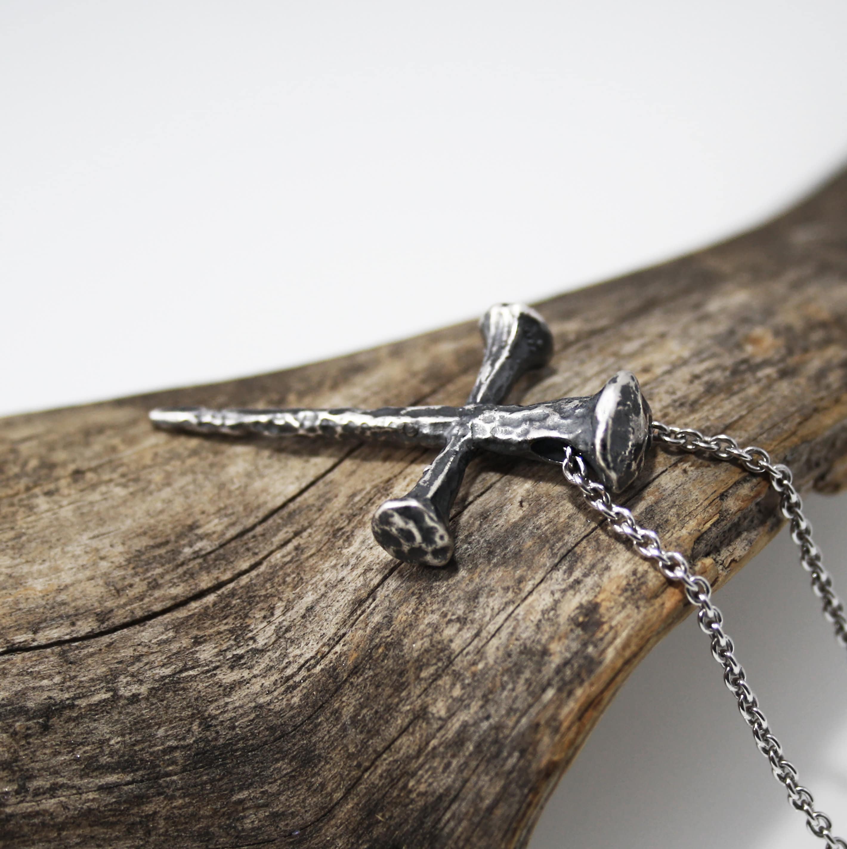 925 Sterling Argento Lucido Cavo Famiglia Croce Ash Supporto Ciondolo