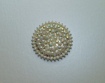 3 Pearl and AB Diamante Flat Back Embellishments. Sold as a Pack of 3 Embellishments.
