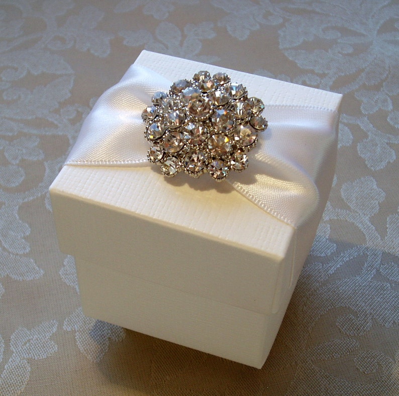 DIY Favour Box Kit. Dazzling Diamante Cluster Decorated Wedding Favour Kit. Bespoke. Various Colour Options. imagem 3