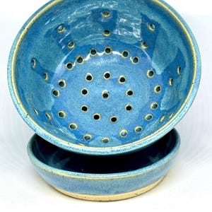 Berry Bowl with Drip Plate