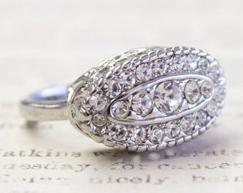 Vintage Ring 18k White Gold Electroplated Pave Antique Ring Clear Austrian Crystals Womens Princess Ring Cocktail Ring Estate #R123