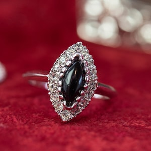 Vintage Onyx Marquise Ring: Österreichische Kristalle, 750 Weißgold galvanisiert