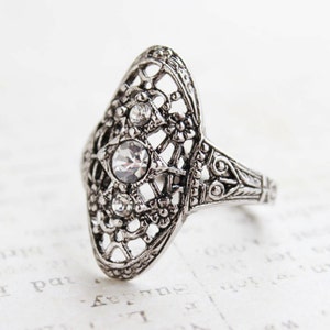 Vintage Filigree Ring: 18k White Gold, Swarovski Crystals
