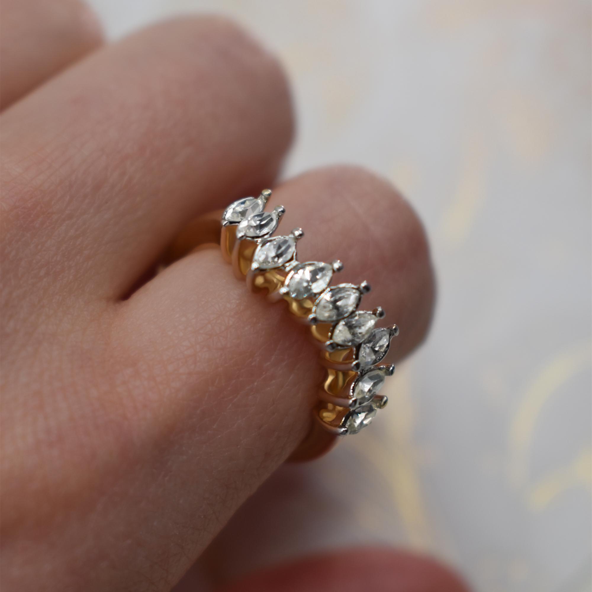 Womens Vintage 1980s Crystal Band Ring 18k Yellow Gold Womens Vintage 1980s Crystal Band Ring 18k Yellow Gold