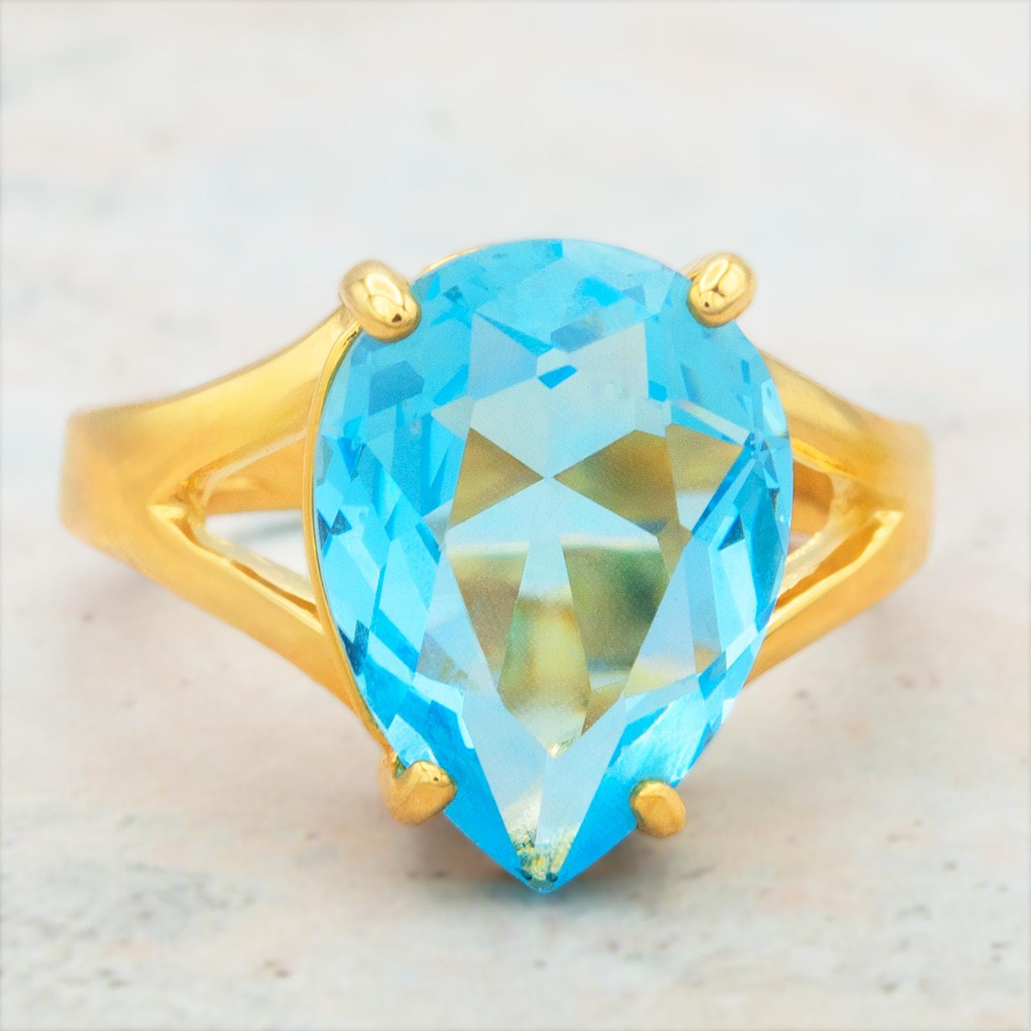 Vintage 1980s Aquamarine Austrian Crystal Cocktail Ring: 18k Gold Electroplated