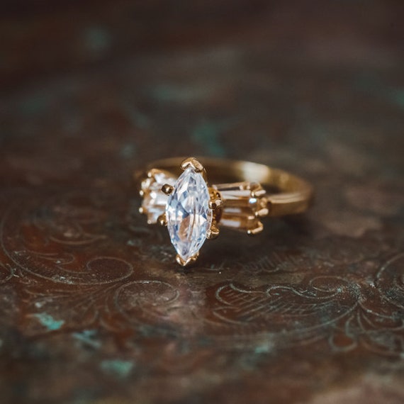 Anillo de compromiso usado sales