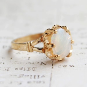Vintage 1970s Jelly Opal Ring: 18k Gold Electroplated Flower Solitaire