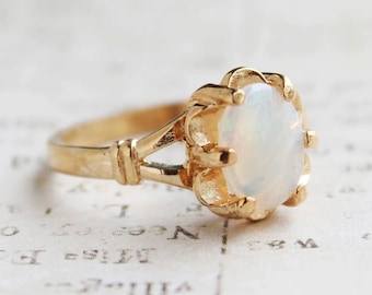 Vintage Ring 1970s Genuine Jelly Opal Solitaire Ring Flower Antique Opals Rings Jewelry 18k Gold October Birthstone Vintage Womens #R555