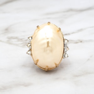 Vintage Ring 1970s Mabe Pearl 18k Yellow Gold Electroplated Austrian Crystals Cocktail Ring Antique Jewelry for Women Statement Ring