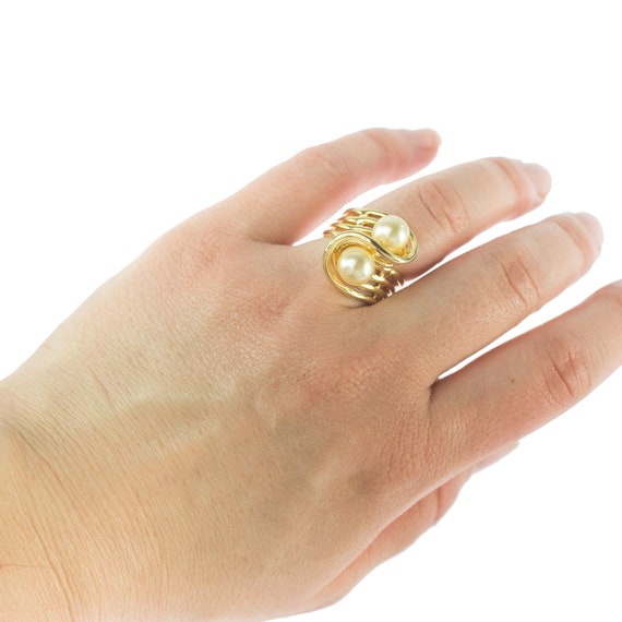 Vintage 1970's Cream Glass Pearl Ring 18k Gold An… - image 6