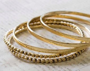 Juego de 5 pulseras vintage para mujer en tono dorado, de 3 pulgadas de diámetro. Juego de 5 pulseras para niñas.