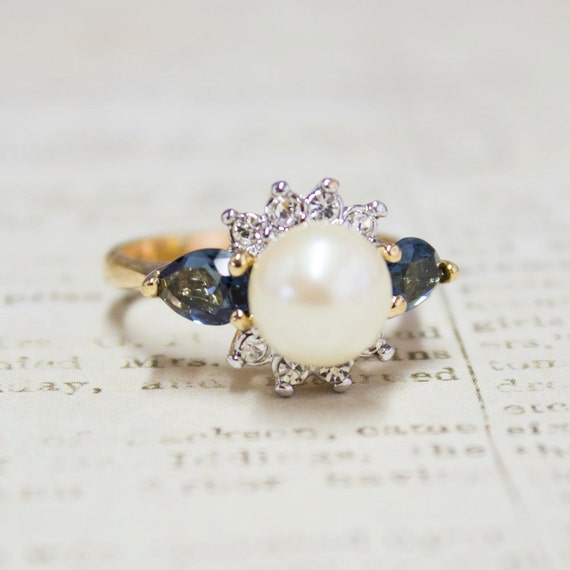A Vintage Ring 1970s Faux Pearl Ring with Sapphir… - image 1