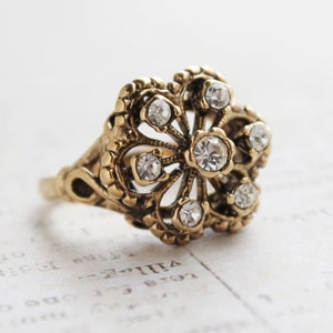 A Vintage Ring set with Swarovski Crystals Antique 18k Gold Womans Vintage Rings for Woman Sizes R103 - Limited Stock - Never Worn