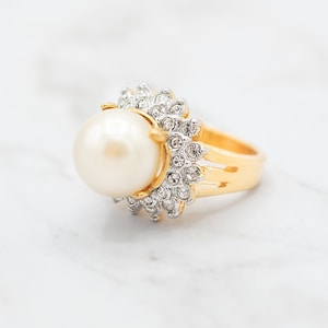 Vintage Ring 1970s Pearl Bead and Austrian Crystal Ring 18k Gold  Limited Stock - Never Worn Women&#39;s Antique Jewelry