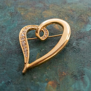 Vintage 18k Gold Heart Brooch: Swarovski Crystal Lapel Pin
