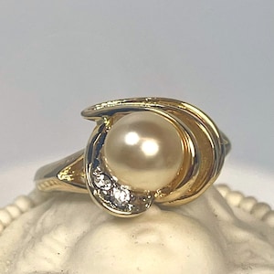 Vintage Ring Cultured Pearl 18k Gold Plated Ring with Clear Austrian Crystal Accents Statement Cocktail Jewelry - Limited Stock