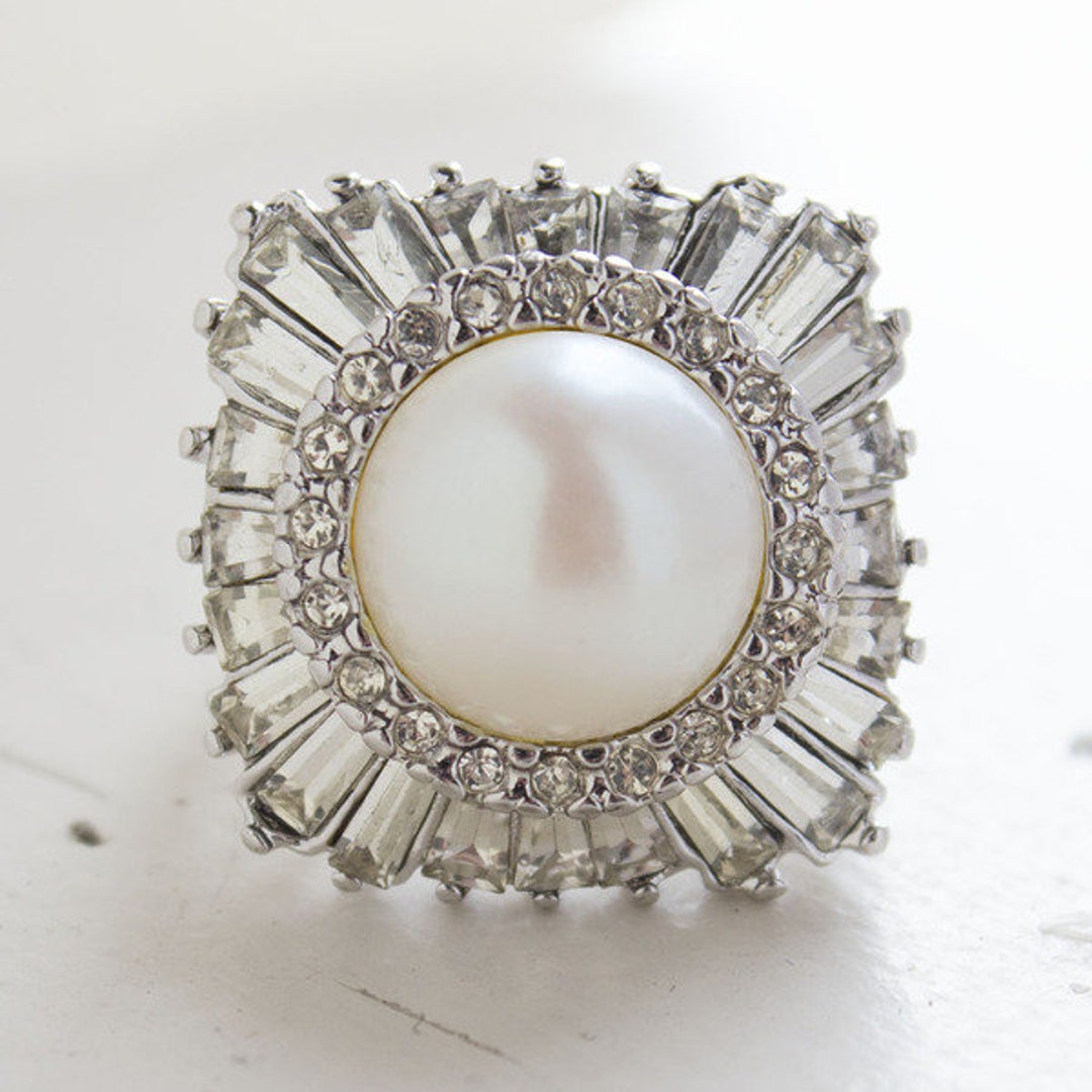 Women's Statement Vintage Ring Pearl and Clear Baguette Crystal Ring