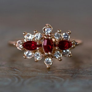 Vintage Women's Ring Ruby and Clear Austrian Crystals Cluster 18k Yellow Gold Electroplated Made in USA  Antique Women's Vintage Gold Ring
