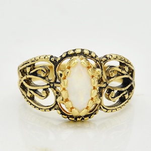 Vintage Opal Cocktail Ring: 18k Gold Filigree, hergestellt in den USA