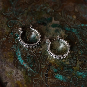 Pendientes vintage Oscar de la Renta Pendientes de aro Diseñador Joyería de mujer antigua OSE-900-S - Stock limitado - Nunca usado
